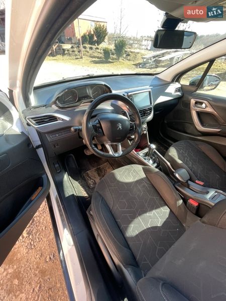 Внедорожник / Кроссовер Peugeot 2008 2014 в Львове