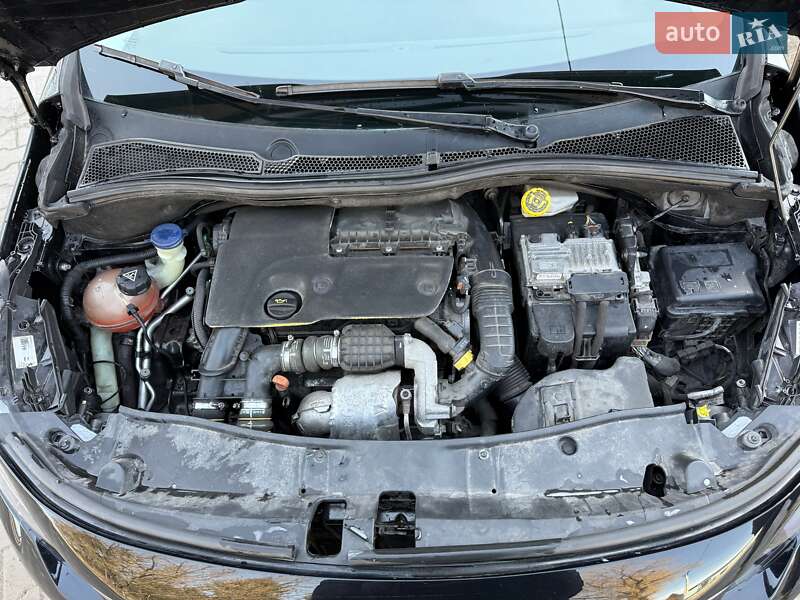 Внедорожник / Кроссовер Peugeot 2008 2017 в Тернополе