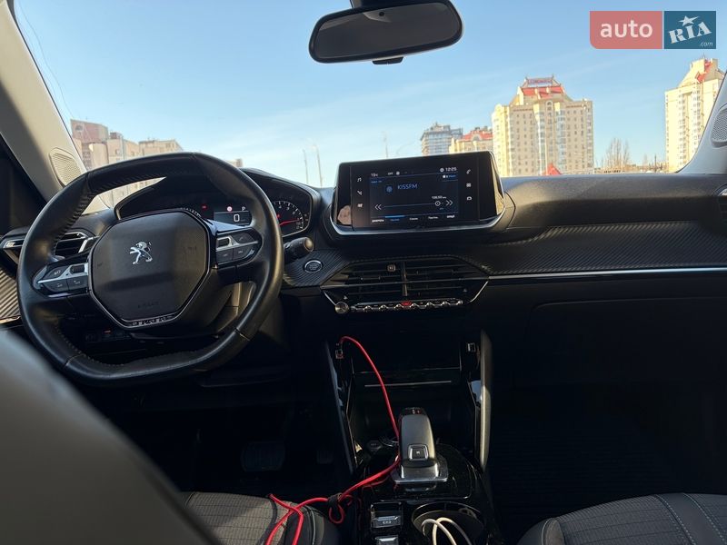 Внедорожник / Кроссовер Peugeot 2008 2021 в Киеве
