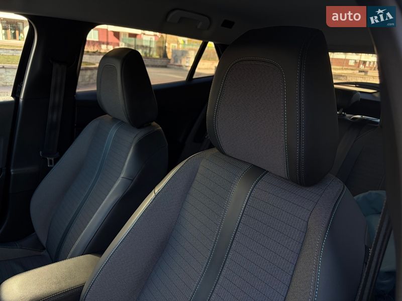 Внедорожник / Кроссовер Peugeot 2008 2021 в Киеве