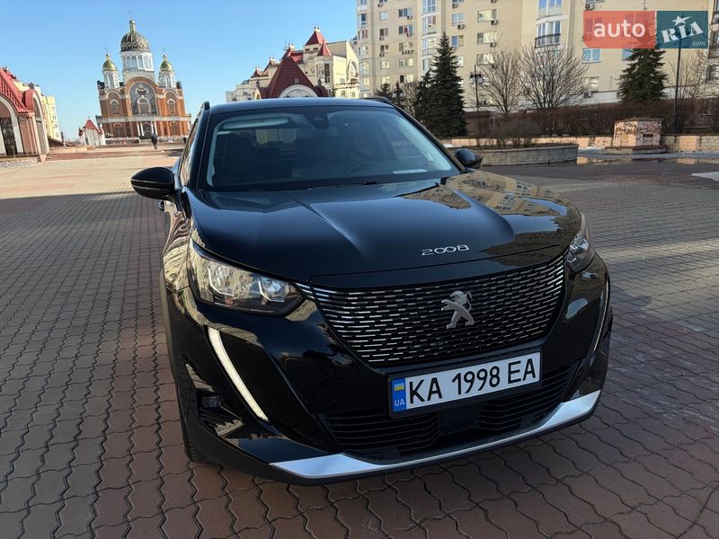 Внедорожник / Кроссовер Peugeot 2008 2021 в Киеве