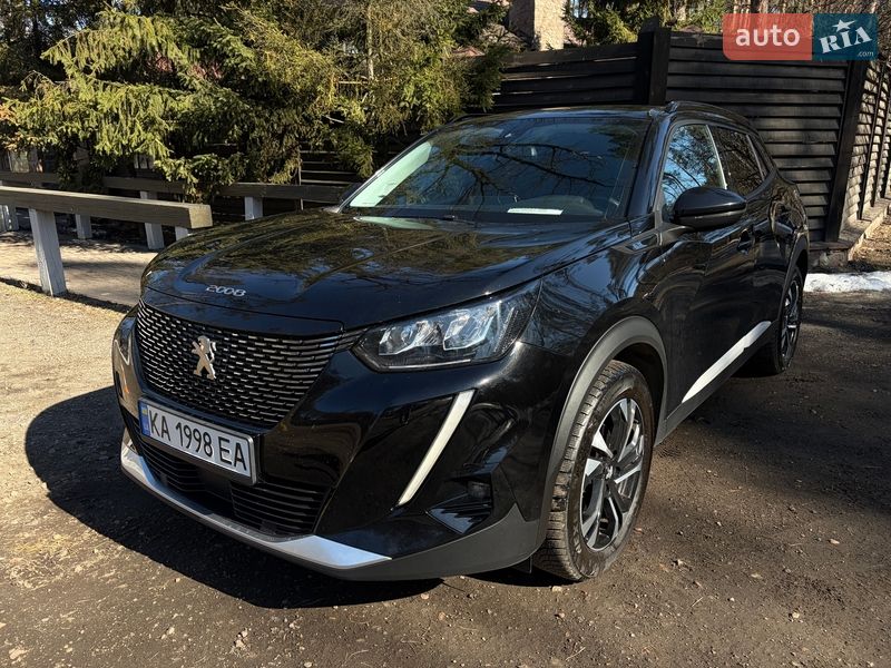 Внедорожник / Кроссовер Peugeot 2008 2021 в Киеве