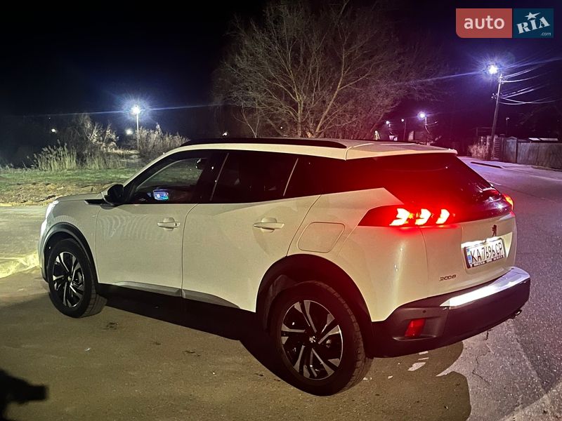 Внедорожник / Кроссовер Peugeot 2008 2020 в Киеве