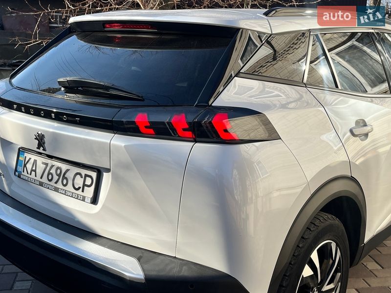 Внедорожник / Кроссовер Peugeot 2008 2020 в Киеве