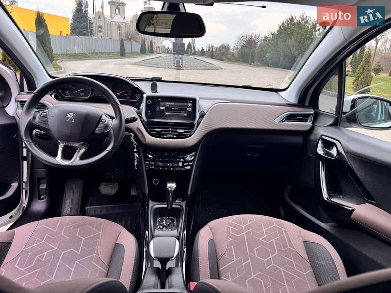 Внедорожник / Кроссовер Peugeot 2008 2014 в Львове фото 5 Внедорожник / Кроссовер Peugeot 2008 2014 в Львове