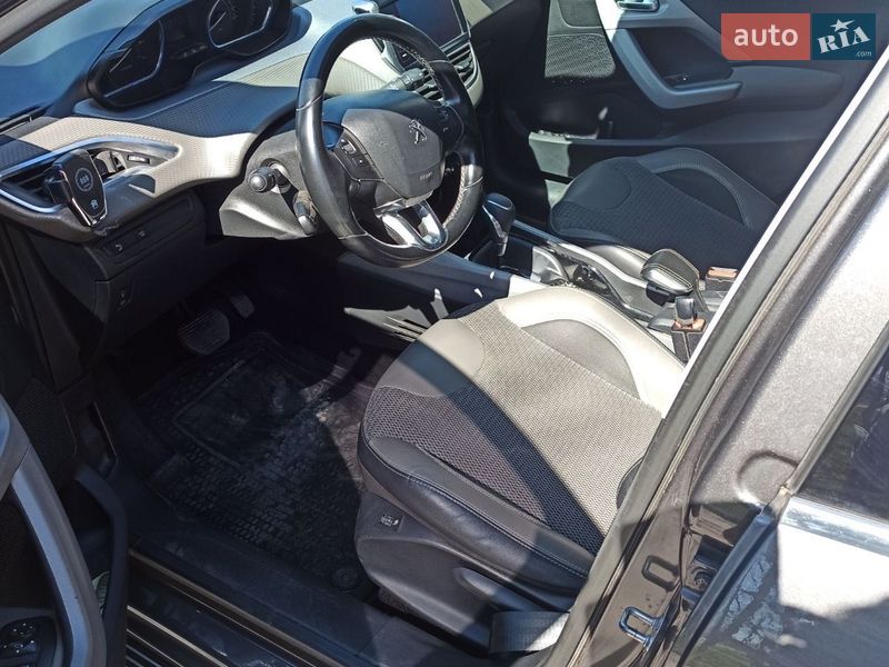 Внедорожник / Кроссовер Peugeot 2008 2016 в Николаеве