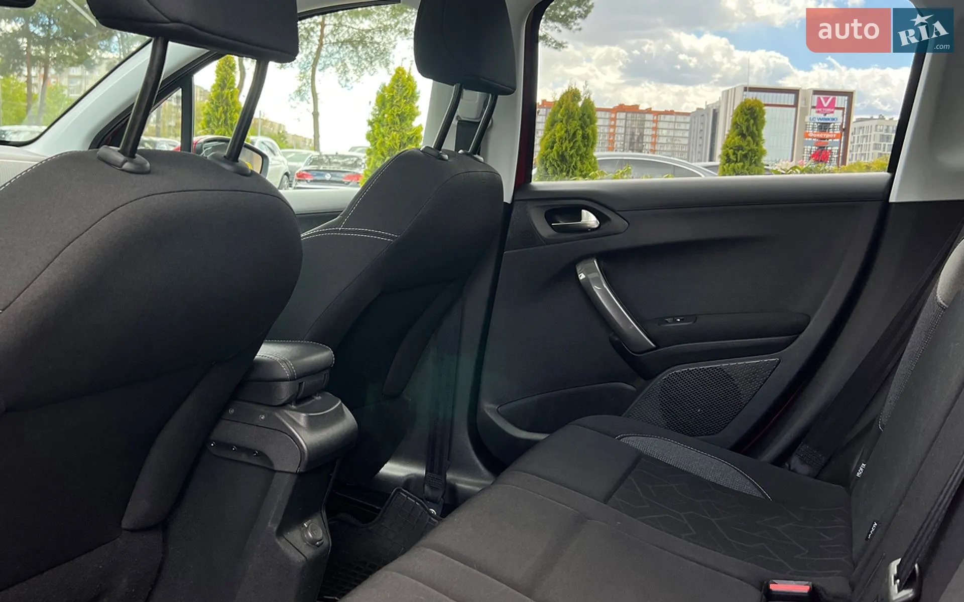 2017 Peugeot 2008 - мініатюра 21