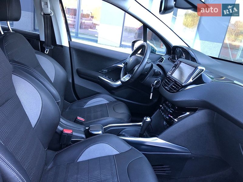 Внедорожник / Кроссовер Peugeot 2008 2014 в Львове