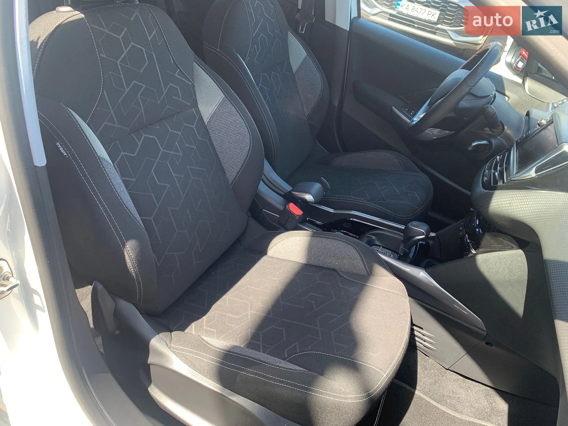 2018 Peugeot 2008 - мініатюра 11