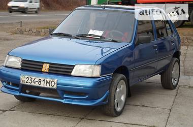 Седан Peugeot 205 1987 в Черновцах
