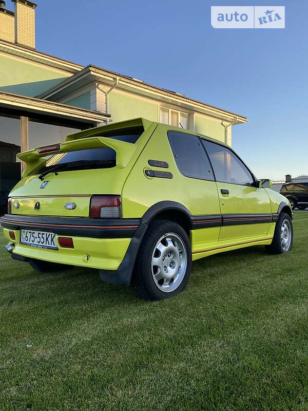 ちっち グレインレザー製Alphabetミニトリフォールドウォレット Tornado