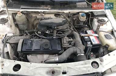 Хетчбек Peugeot 205 1988 в Яворові