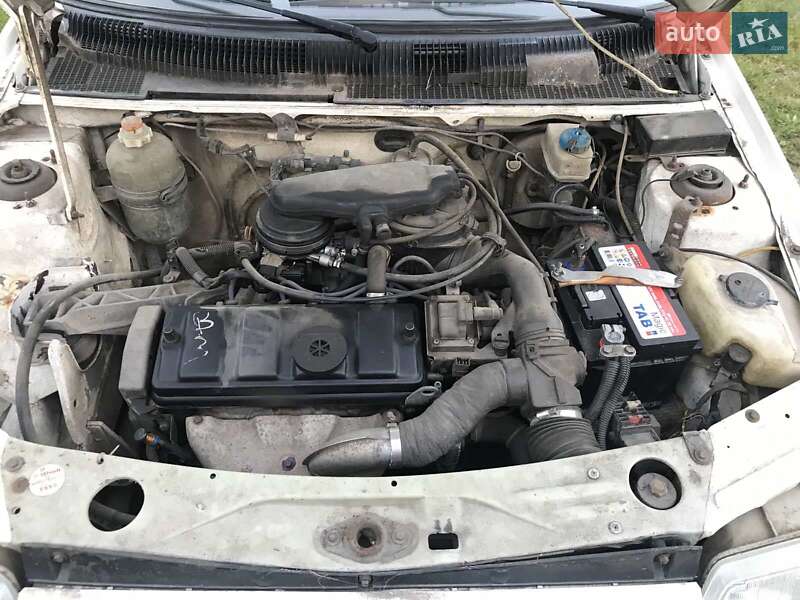 Хетчбек Peugeot 205 1988 в Яворові