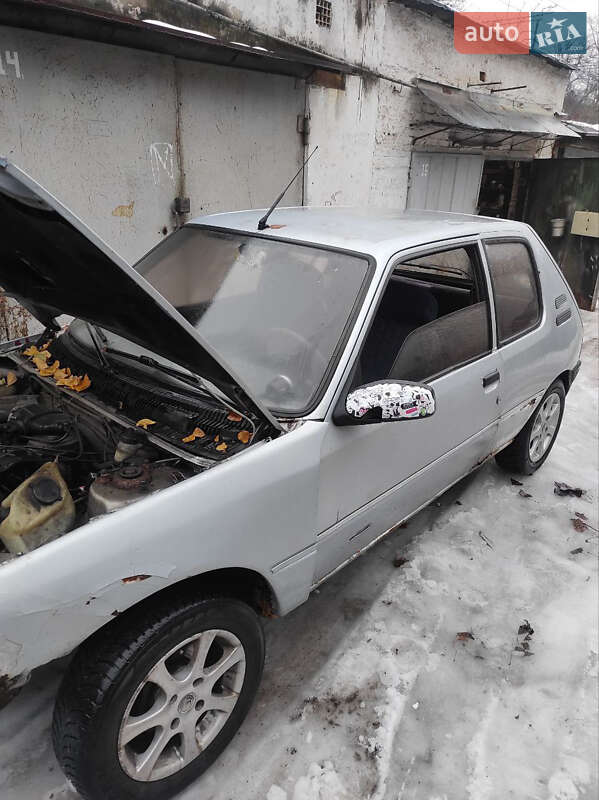 Хетчбек Peugeot 205 1986 в Києві
