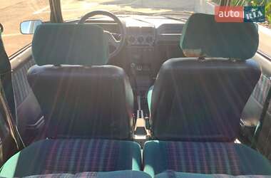 Хетчбек Peugeot 205 1988 в 
