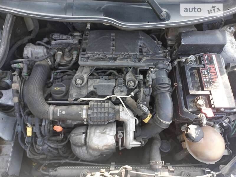 Хэтчбек Peugeot 206 plus 2011 в Львове