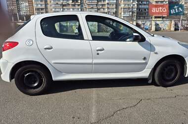 Седан Peugeot 206 plus 2012 в 