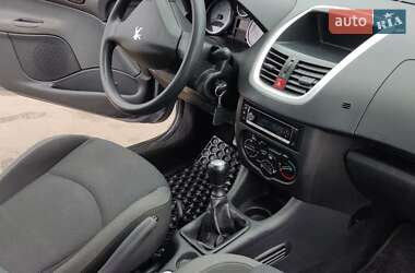 Хэтчбек Peugeot 206 plus 2012 в 