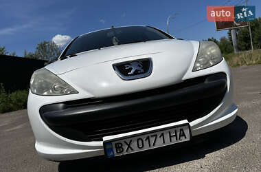Хетчбек Peugeot 206+ 2010 в 