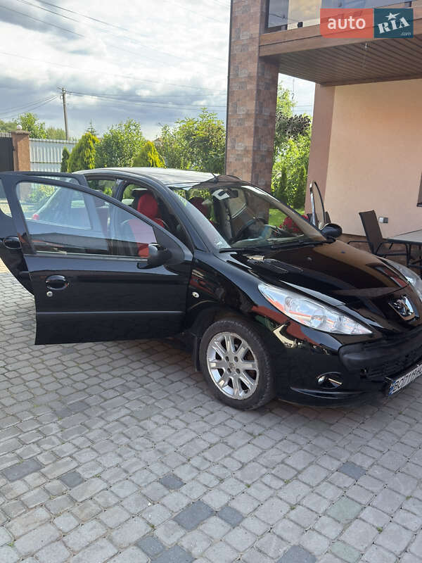 Хетчбек Peugeot 206+ 2011 в Городку