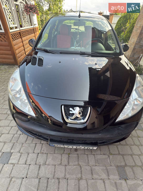 Хетчбек Peugeot 206+ 2011 в Городку