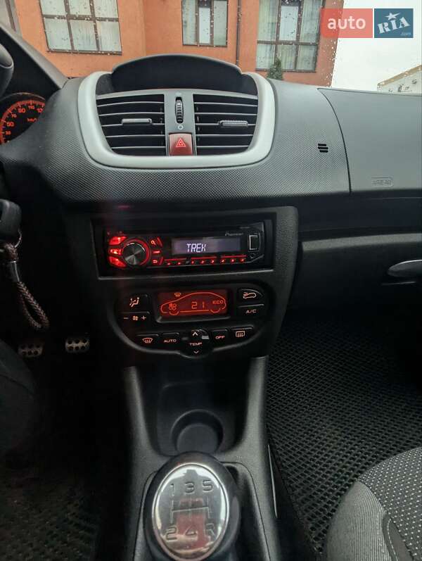 Хетчбек Peugeot 206+ 2010 в Рівному