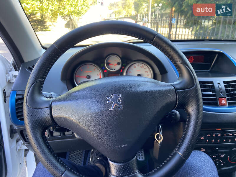 Хетчбек Peugeot 206+ 2010 в Львові