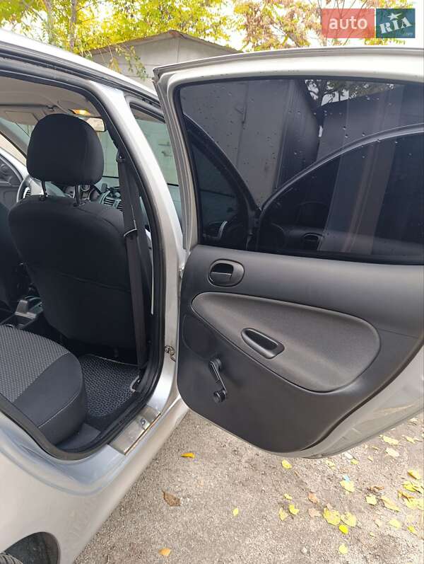 Хэтчбек Peugeot 206 plus 2010 в Запорожье фото 7 Хэтчбек Peugeot 206 plus 2010 в Запорожье