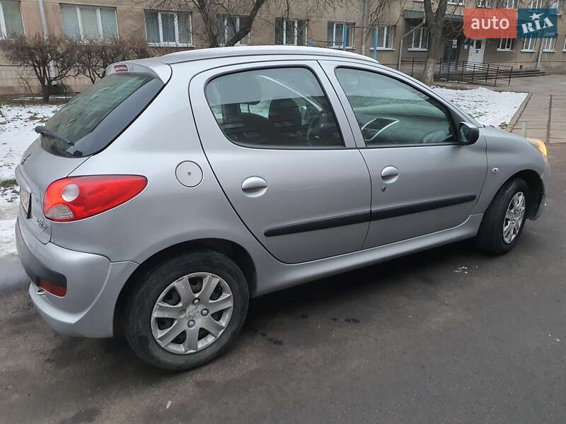 Хетчбек Peugeot 206+ 2011 в Івано-Франківську