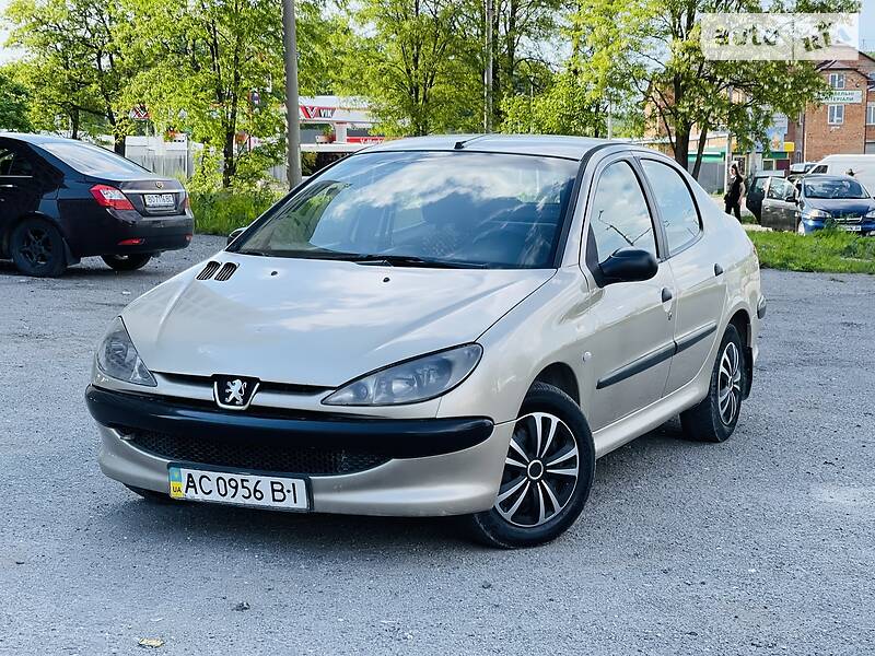 Peugeot 206 2008 года