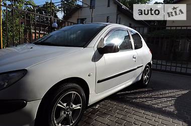 Хэтчбек Peugeot 206 2004 в Львове