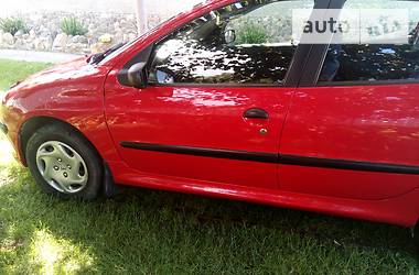 Седан Peugeot 206 1998 в Черновцах