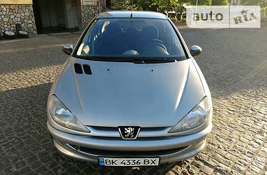 Хетчбек Peugeot 206 2001 в Рівному