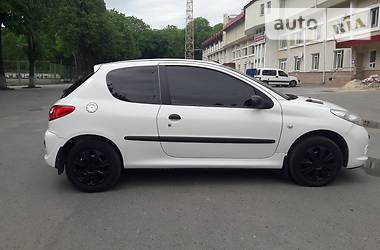 Хэтчбек Peugeot 206 2011 в Тернополе