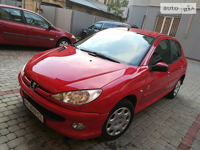 Хетчбек Peugeot 206 2008 в Мукачевому