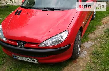 Хэтчбек Peugeot 206 2005 в Городке