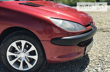 Хэтчбек Peugeot 206 2002 в Черновцах