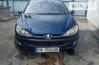 Седан Peugeot 206 2004 в Липовце