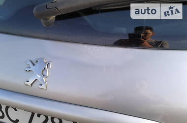 Хэтчбек Peugeot 206 2010 в Львове