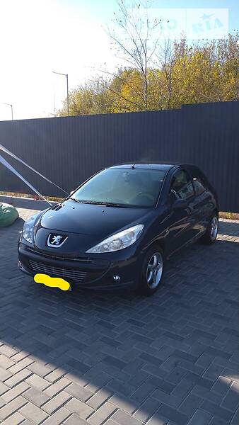 Хэтчбек Peugeot 206 2011 в Полтаве