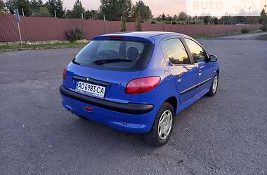 Хэтчбек Peugeot 206 2000 в Ужгороде