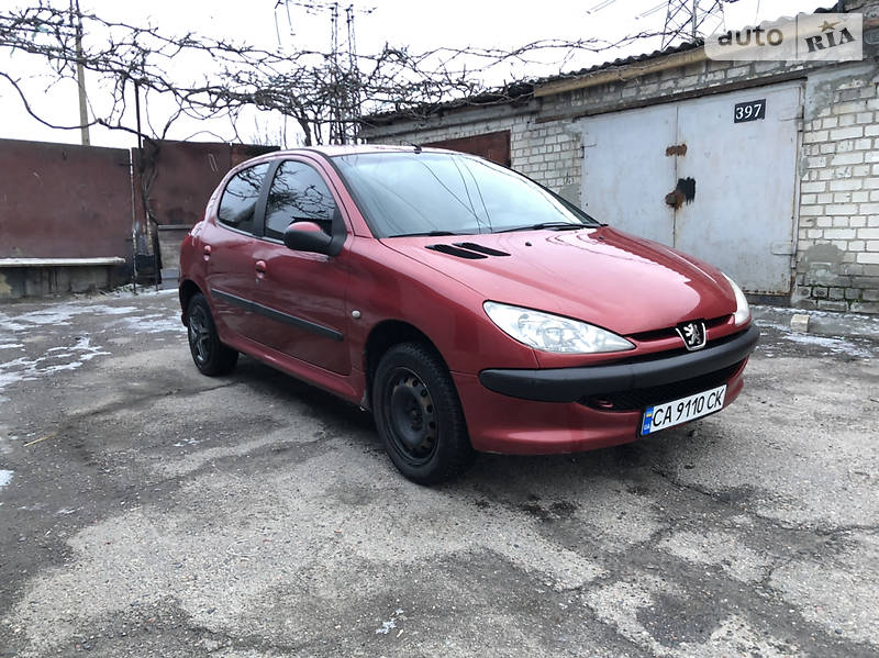 Хэтчбек Peugeot 206 2004 в Черкассах