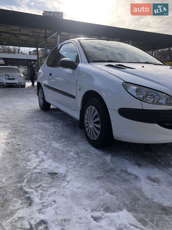 Хэтчбек Peugeot 206 2006 в Ирпене