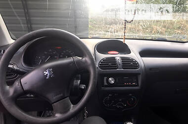 Хэтчбек Peugeot 206 2002 в Городенке