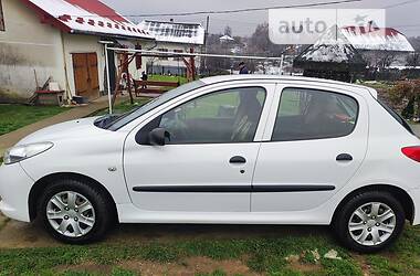 Хетчбек Peugeot 206 2010 в Моршині