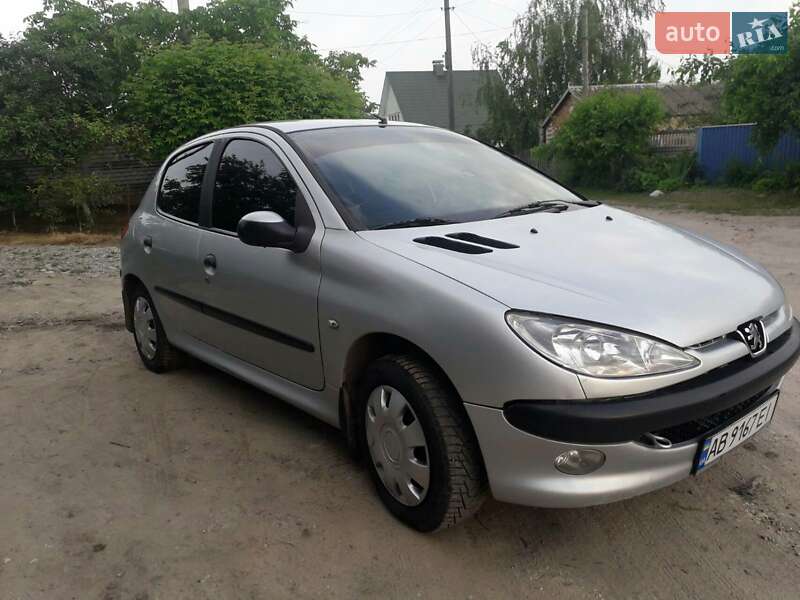 Хэтчбек Peugeot 206 2008 в Погребище