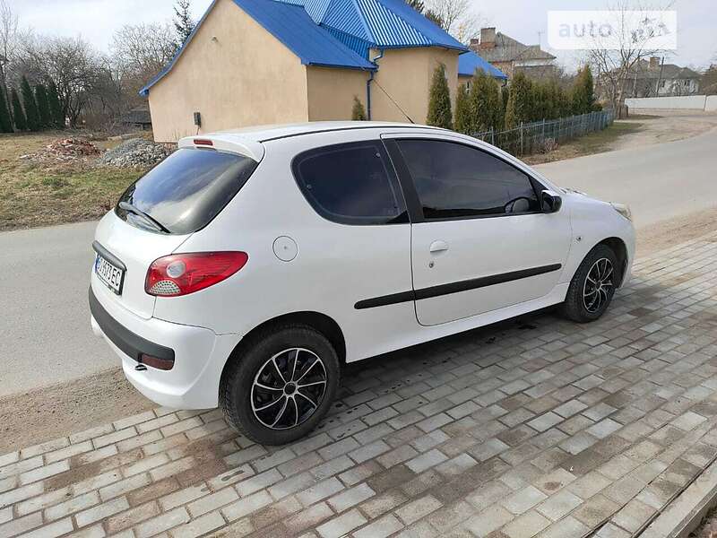 Хетчбек Peugeot 206 2009 в Тернополі