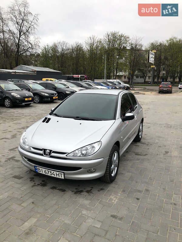 Хэтчбек Peugeot 206 2003 в Кременчуге
