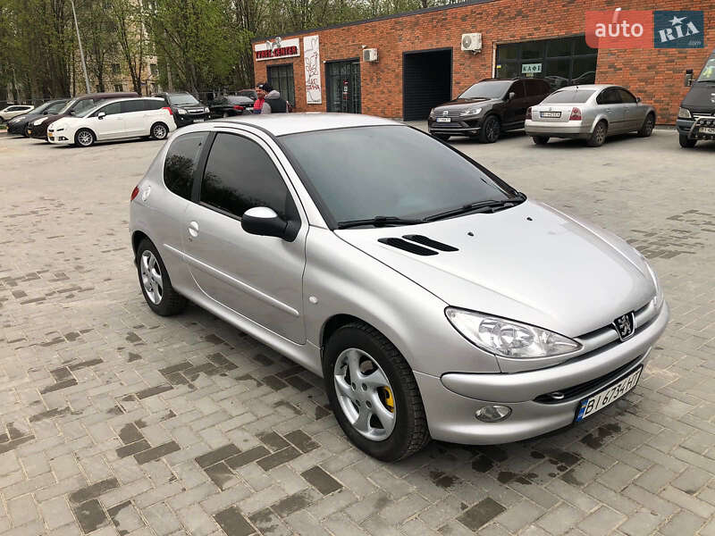 Хэтчбек Peugeot 206 2003 в Кременчуге