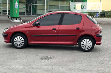 Хэтчбек Peugeot 206 2006 в 